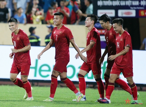 Đội tuyển bóng đá Việt Nam giữ vị trí số 1 Đông Nam Á